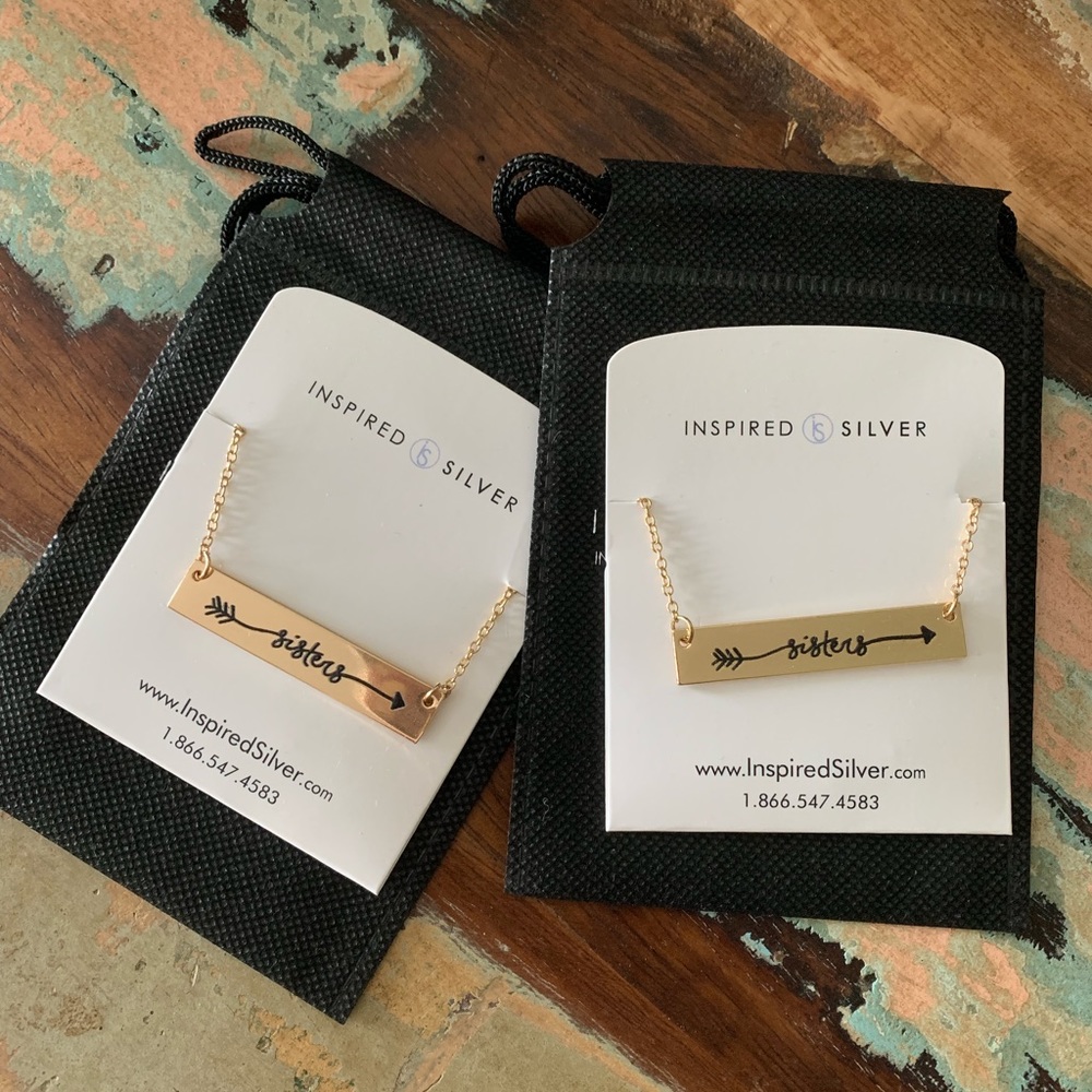 Set of 2 “sisters” necklaces